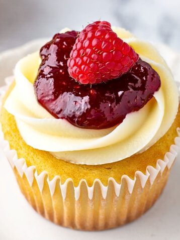 Raspberry and Vanilla Cupcakes 9 Raspberry and Vanilla Cupcakes