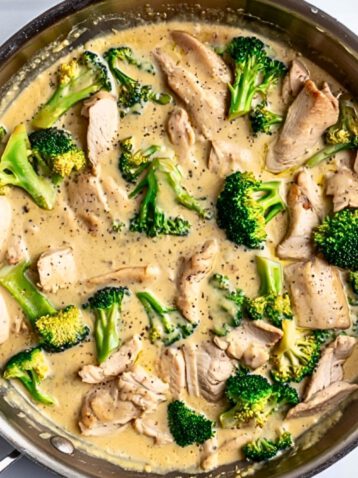 Chicken, broccoli, and sauce together