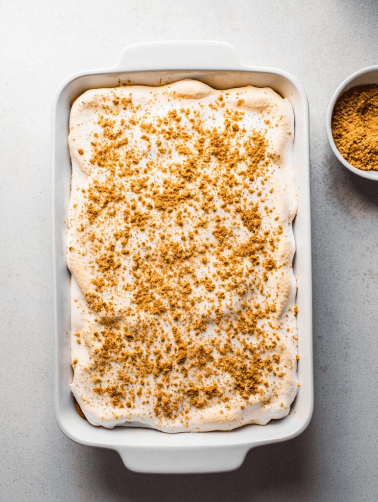 S'mores Graham Cracker Marshmallow Dump Cake 12 930645d9 d126 4565 9874 66c742aa94c5 resultat