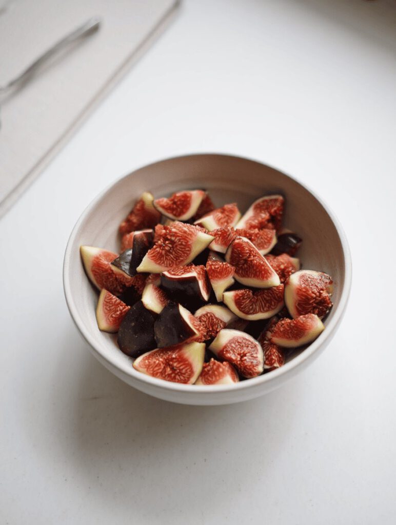Fig Walnut Honey Dump Cake 5 e3594da8 7c1e 4f1f b51e ba23b1575ca8 resultat