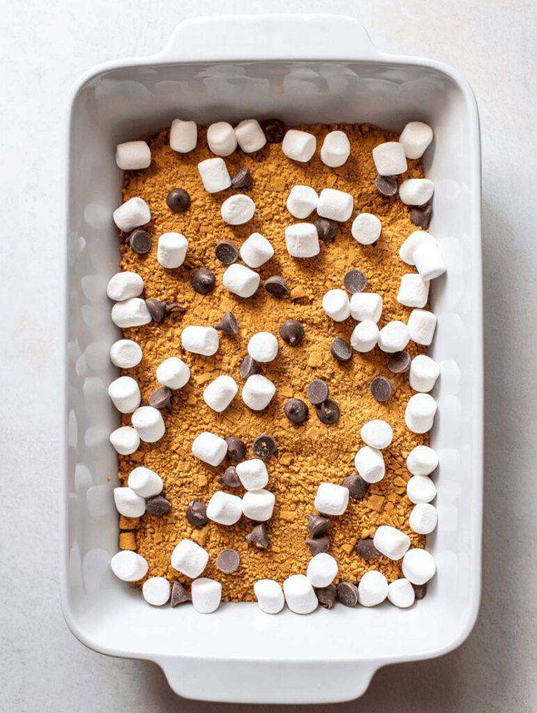 S'mores Graham Cracker Marshmallow Dump Cake 7 ef53e155 35e9 4ffa 9f17 2cbac81f125c resultat