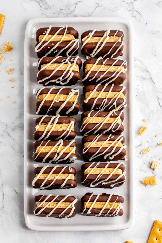 20 Easy Christmas Treats Anyone Can Make 7 Ritz Cracker Sandwiches 1