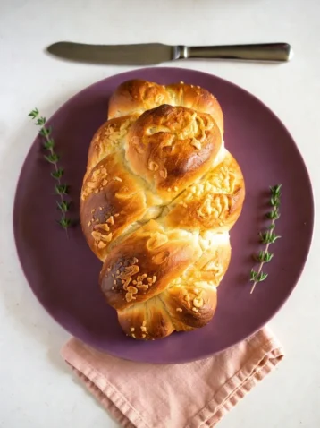 Easter Bread: A Traditional and Delicious Recipe for the Holiday 6 Easter Bread 2