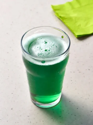 Green Beer Recipe: A Fun and Easy Drink for St. Patrick's Day 2 Green Beer