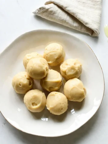 Keto Irish Cream Fat Bombs: Rich, Creamy, and Perfect for St. Patrick's Day 2 Keto Irish Cream Fat Bombs