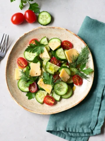 Low Carb Snacks: Easy and Delicious Options for a Healthy Diet 2 Low Carb Snack Plate 1