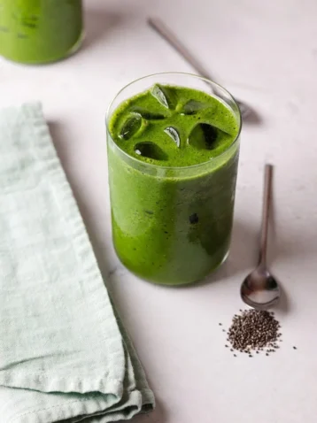 Shamrock Smoothie: A Refreshing Green Drink for St. Patrick's Day 4 Shamrock Smoothie