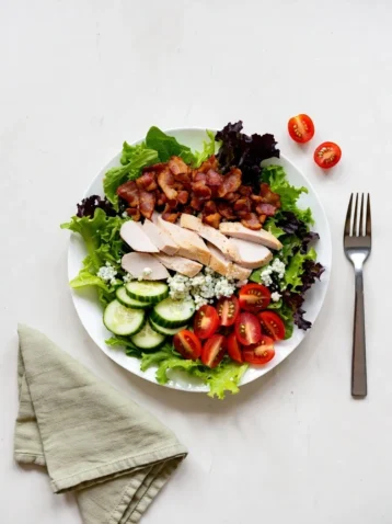 Cobb Salad: A Classic American Dish with Endless Variations 9 CobbSalad