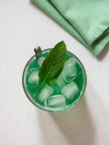 Emerald Isle Cocktail: A Refreshing Twist on Traditional Irish Drinks 9 EmeraldIsleCocktail
